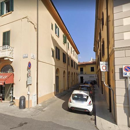Grande Appartamento In Centro Pontedera Exteriör bild