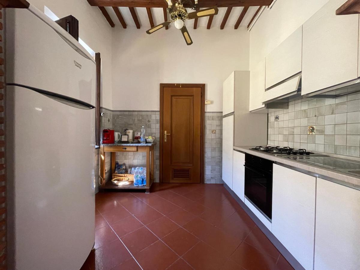 Grande Appartamento In Centro Pontedera Exteriör bild